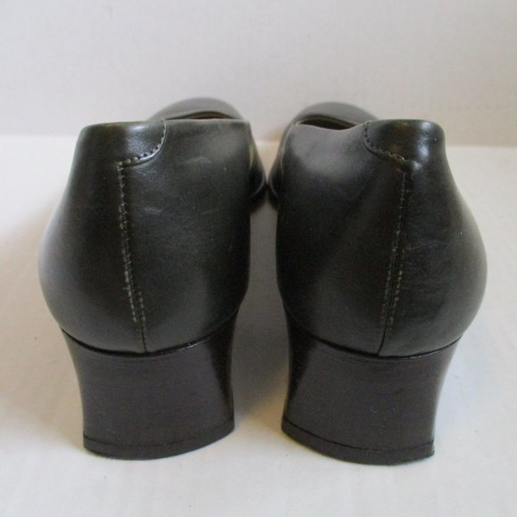 *Talbots Navy Blue Squared Toe Casual Pump - Picture 5 of 7